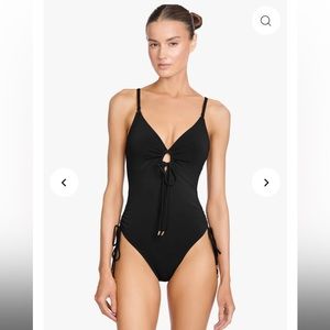 Robin Piccone AUBREY ONE PIECE KEY HOLE size 4 black one piece. NWOT